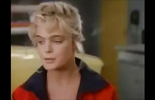 XXX दोन तरुण मैत्रिणींना संभोग एक तरुण माणूस