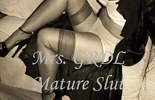 XXX समलिंगी संबंध ठेवणारी स्त्री Babes स्टॉकिंग्ज मध्ये मुका पुच्ची