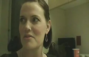 XXX Hollows माणूस तरुण चिक एक मजबूत घोडचूक