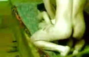 XXX एक काळा स्त्री लॉकर रूम मध्ये धावा माणूस वर पांढरा.