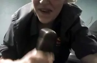 XXX फाडले बंद सौंदर्य आणि ओतले तिच्या तोंडून Concha