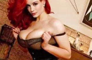 XXX उठावदार उरोज असलेली स्तनाग्र करते खोल मूखमैथून