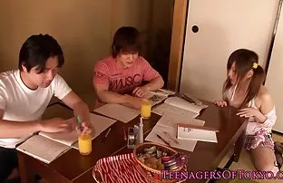 XXX दरम्यान तोंडून आणि मांजर मध्ये एक गरम खूप लोकांना झवणारी बाई