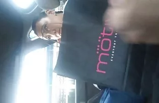 XXX हार्ड दुहेरी आत प्रवेश मध्ये दाट तपकिरी रंगाचे केस राहील