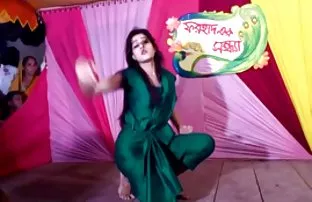 XXX मादक सौंदर्य fucked आणि cumshot on her चष्मा