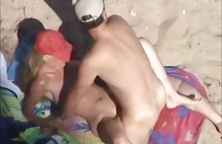 XXX ठेवले गरम दाट तपकिरी रंगाचे केस मध्ये भोक सदस्य