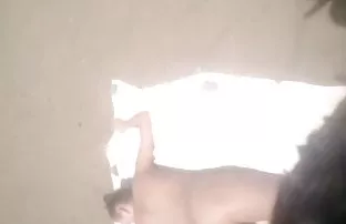 XXX गरम चिक तिच्या तोंडात घेते आणि कम निराशेचा उदगार