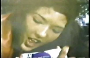 XXX एक exhibitionist आणि एक प्रियकर मध्ये एक सार्वजनिक समागम स्त्री पुरुष समागम मध्ये बस