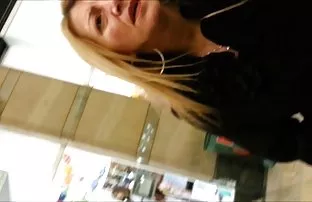 XXX कर्णधार Baz मरण पावला एक ग्लॅमरस आणि द लिटिल मर्मेड