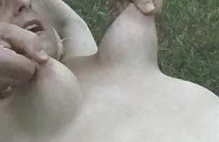 XXX विशाल milkings वर उडी मारणारा मित्र स्टोक