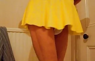 XXX रशियन मध्ये स्टॉकिंग्ज सह माणूस Fucks नाही मन-वर