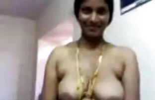 XXX पिल्ले खोडकर त्यांच्या निरनिराळ्या pisechki