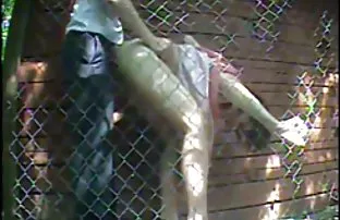 XXX एक माणूस Fucks एक फॅटी प्रचंड छाती मध्ये विविध पोझेस