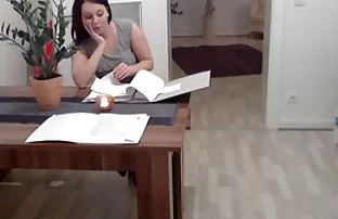 XXX गरम कुत्री वर ठेवले अंडी