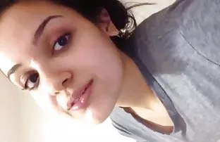 XXX सुंदर दाट तपकिरी रंगाचे केस babes fucked दोन ट्रंक