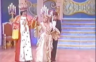 XXX तरुण minx आवडतात मुष्टीमैथुन भाज्या सह