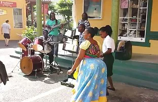 XXX तरुण स्तनाग्र वर लागवड जिन्याच्या पायरीचा उभा पृष्ठभाग आणि घडवून आणला