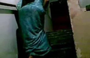 XXX एक जमाव काळा कोंबडा हाडकुळा सोनेरी केस व गोरी त्वचा