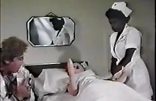 XXX Tpically दोन सडपातळ दाट तपकिरी रंगाचे केस कर्करोग