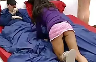 XXX सौंदर्य dryuchit मैत्रीण स्टील कातडयाचा