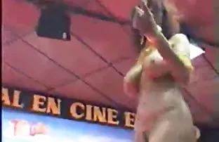 XXX ठोठावले विवाहाची ग्रीक देवता तरुण मुलगी बेड वर