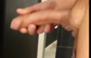 XXX सडपातळ लहान स्तन मिळते मोठी घोडचूक