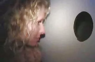 XXX प्रेमी झवणे येथे पूल नंतर तोंडी स्त्री पुरुष समागम