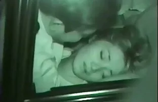 XXX रशियन दोन करण्याचा निर्णय घेतला podavitsya